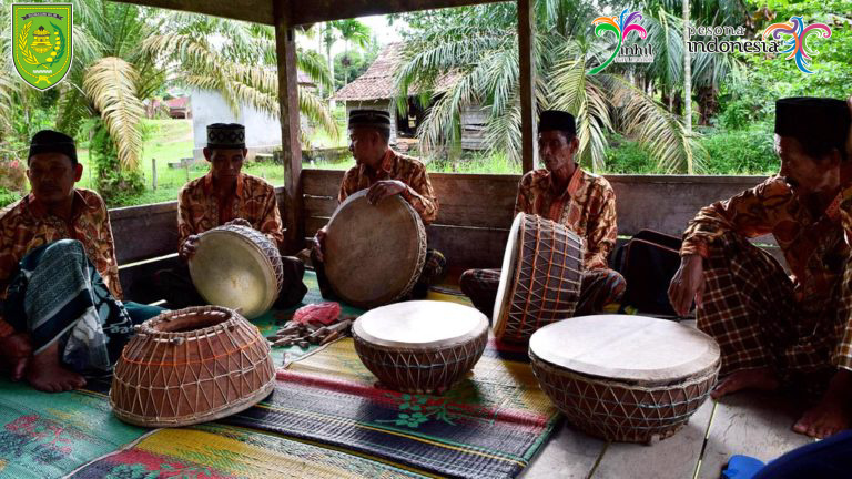 Inilah Kesenian Budaya Melayu Menabuh Berdah