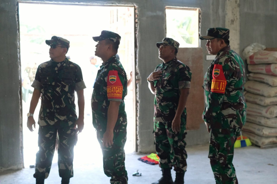 Dandim 0320/Dumai Bersama Tim Wasev Mabes AD Tinjau Pembangunan Mesjid As Salam di Sungai Geniot