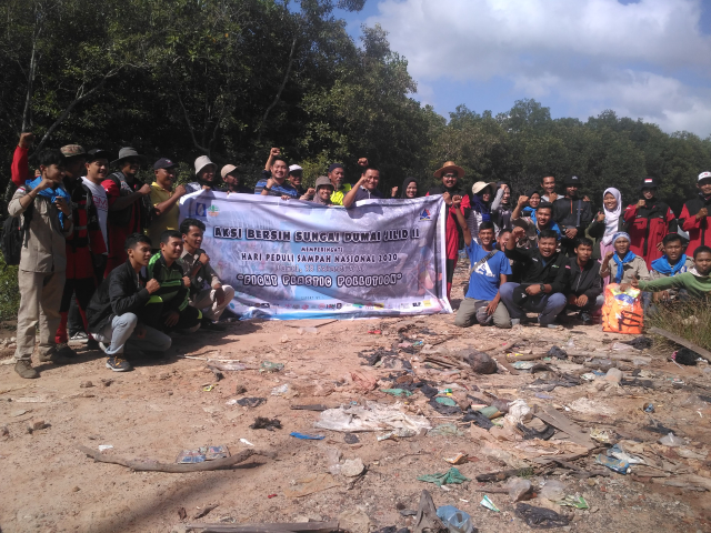 Bersama DLH Dumai, Matrapala Jagad Biru Gelar Bersih Sungai Jilid II