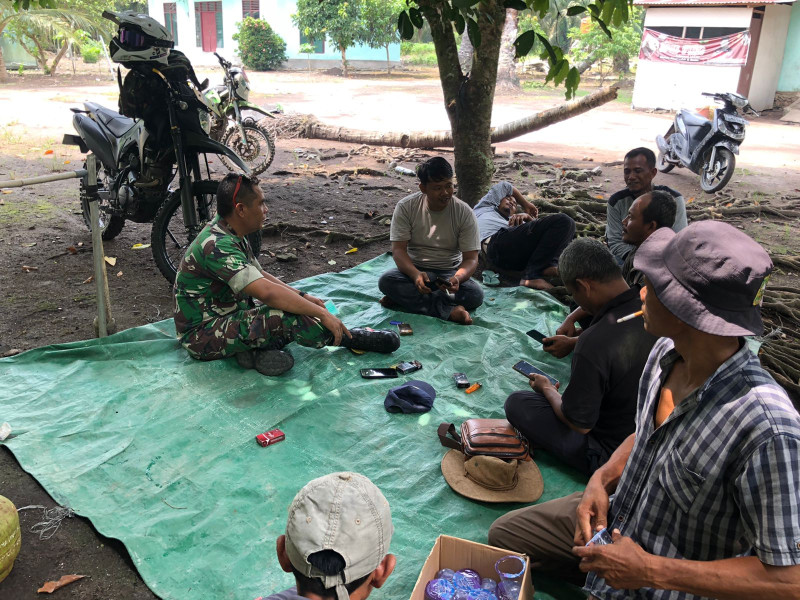 Serma Novrianto Ajak Warga Koramil 03 SS Perkuat Pengawasan Hutan Untuk Cegah Karhutla