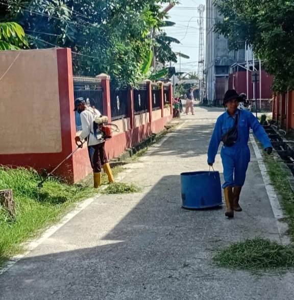 Cegah Banjir, LPS Ratu Sima Gelar Aksi Bersih-Bersih Saluran Air