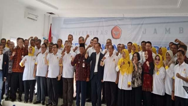 Wakil Gubernur Jambi Hadiri Pelantikan Pengurus IKA FEB UNJA