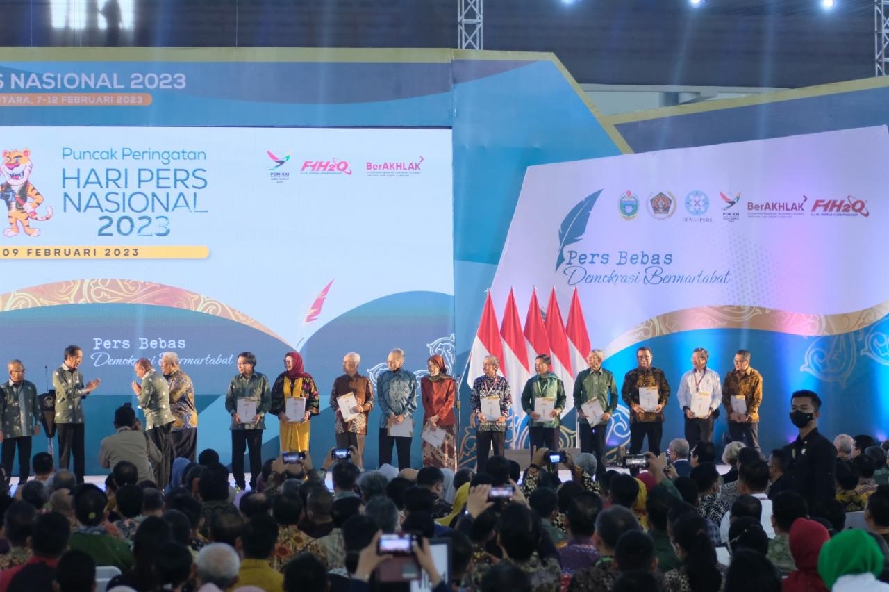 Disaksikan Presiden, 33 Wartawan Terima PCNO di HPN 2023