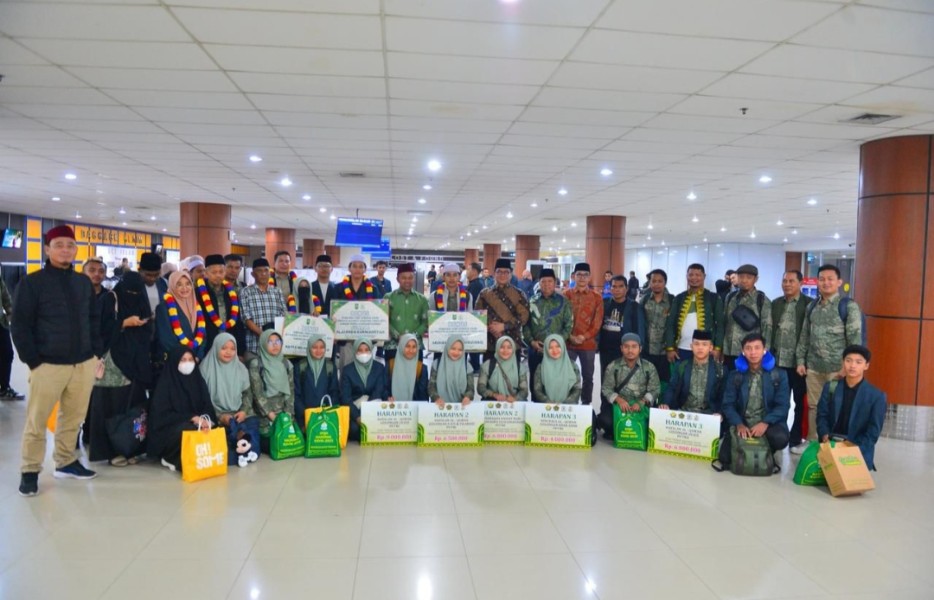 Tiba di Pekanbaru, Kafilah Riau Disambut Hangat Gubernur Abdul Wahid