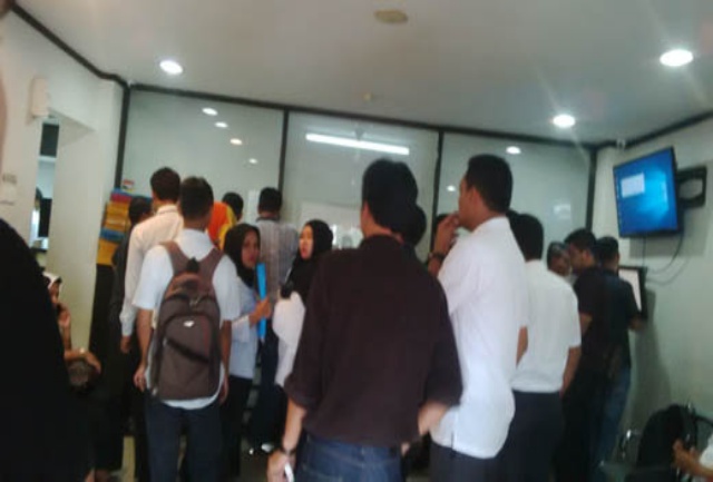 Puluhan Kontraktor Mengamuk di Kantor BPKAD Riau