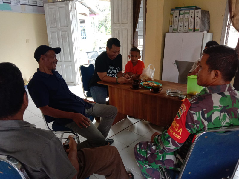 Komsos Guna Menjaga Keamanan Wilayah Dilaksanakan Oleh Sertu Jainal Arifin