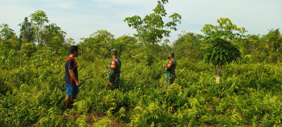 Dengan Semangat Tinggi, Babinsa Koramil 06 Merbau Melaksanakan Giat Cegah Karhutla