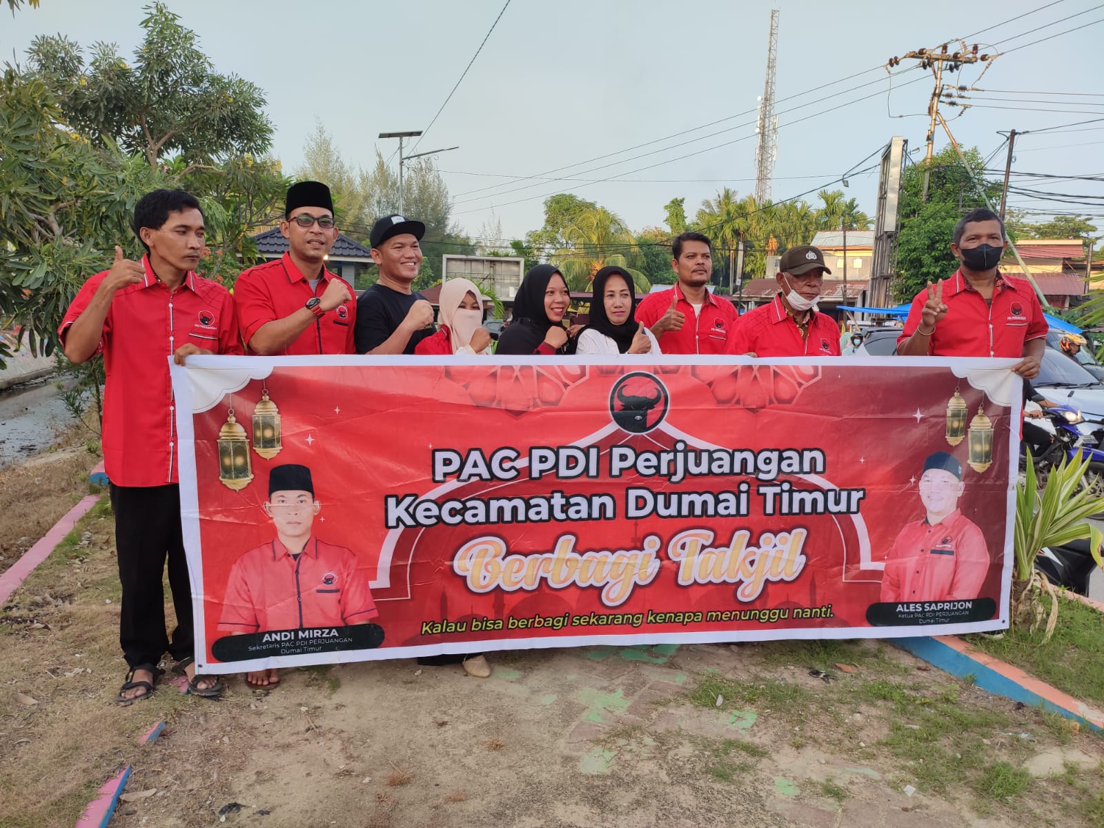 Minggu Ketiga PAC Dumai Timur Berbagi Takjil ke Masyarakat Jaya Mukti