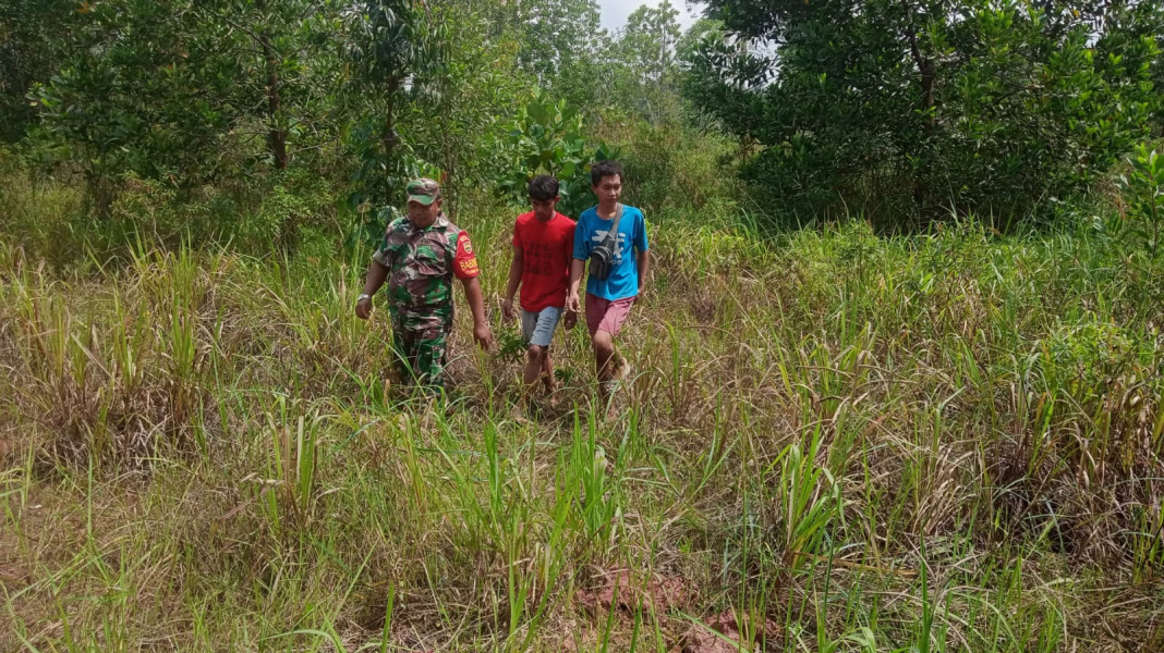 Sertu Sareh Laksanakan Patroli di Wilayah Binaannya