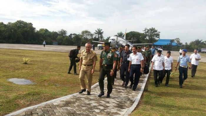 Panglima TNI Tiba di Pekanbaru Lalu Terbang ke Siak