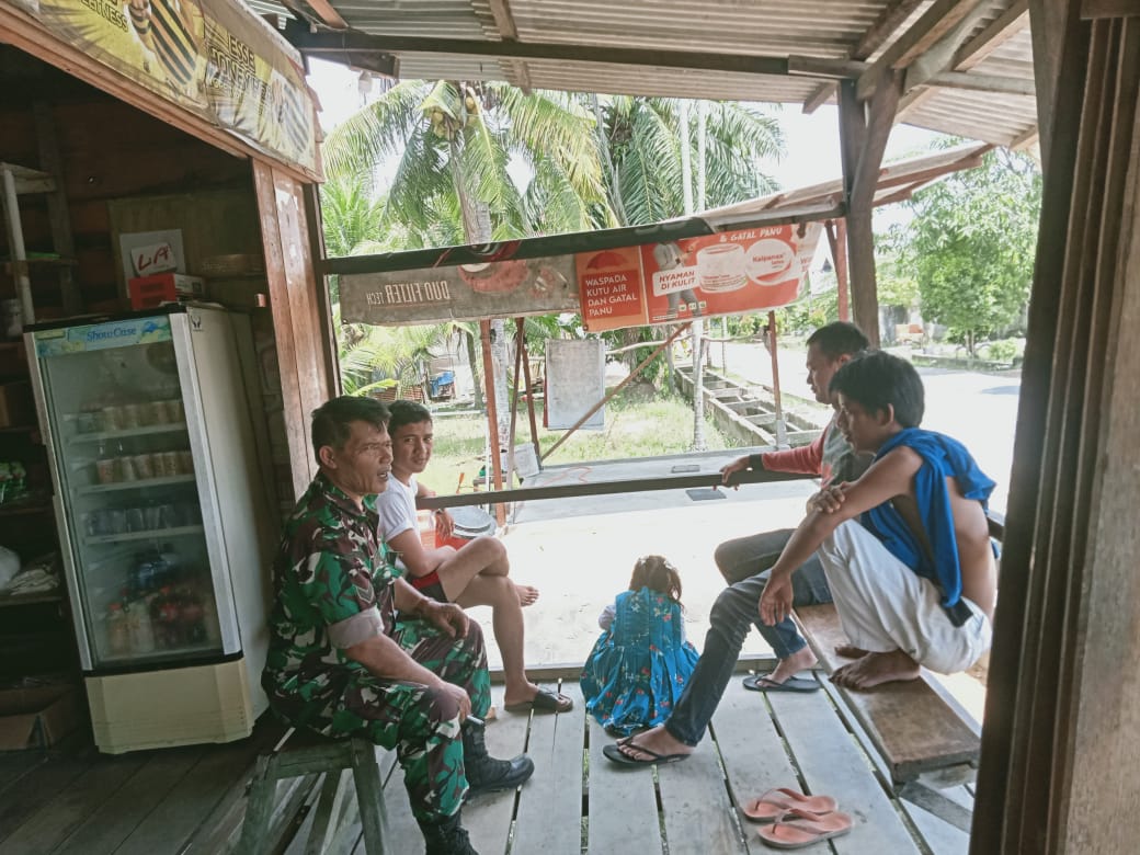 Babinsa Kelurahan Bagan Keladi Laksanakan Komsos