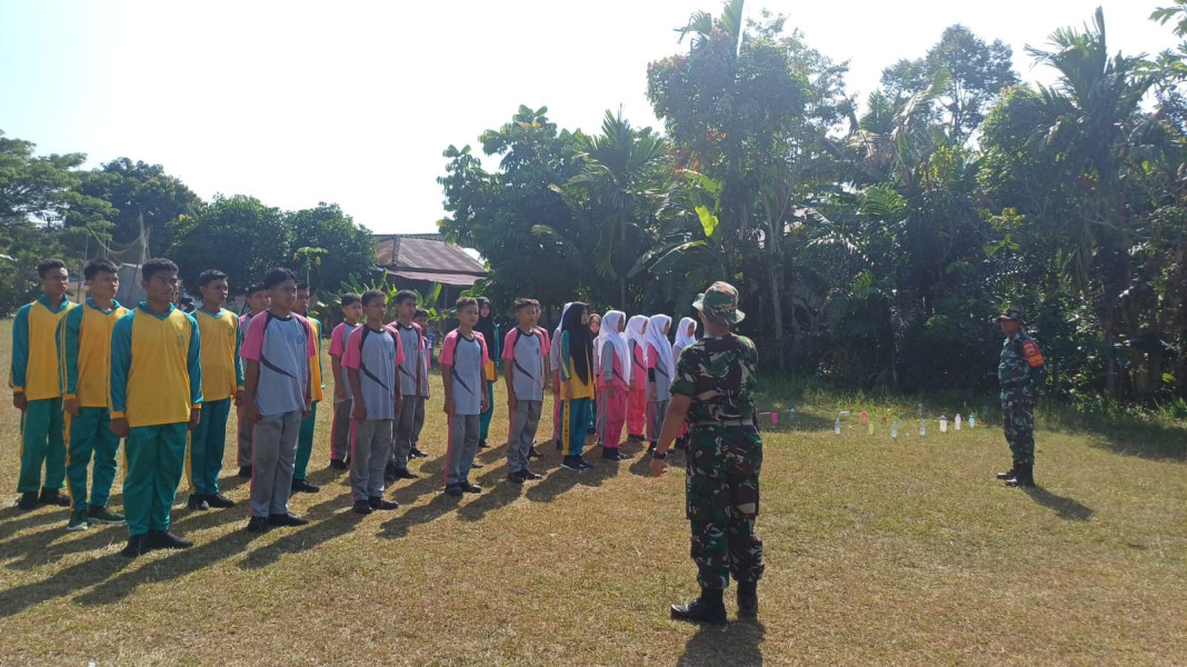 Pelatihan PBB Oleh Serka Amri Jhon dan Serka M. Aslim Lubis Persiapkan Paskibra untuk HUT RI ke-79