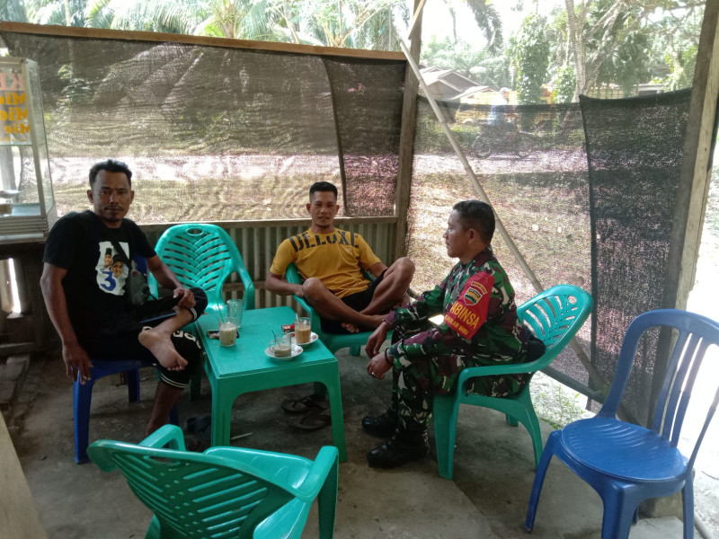 Babinsa Sertu Jainal Arifin Ajak Warga Perkuat Keamanan Wilayah