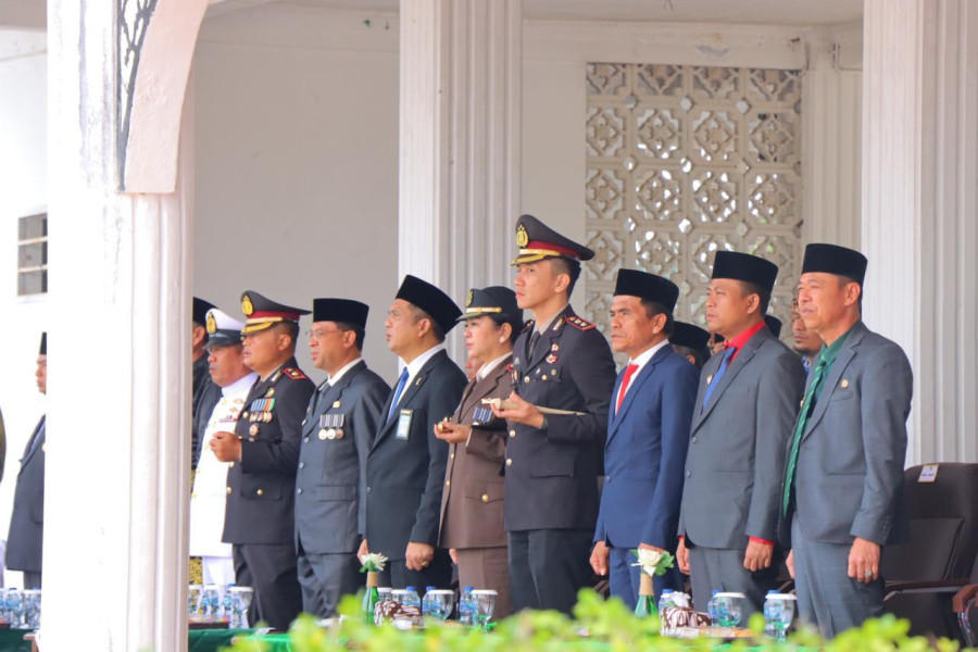 Kapolres Rokan Hilir AKBP Andrian Pramudianto, SH.SIK., MSi Hadiri Upacara HUT TNI ke- 78