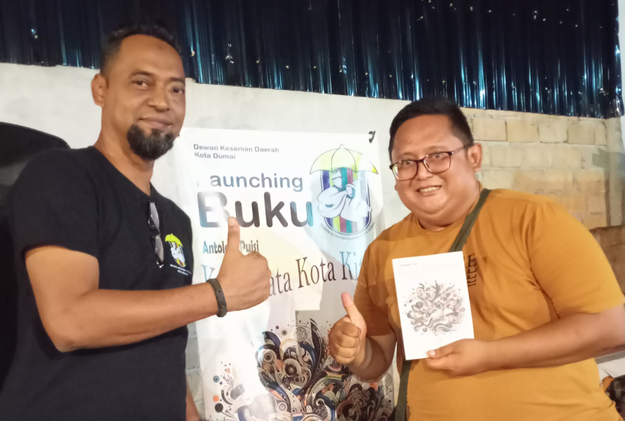 Puisi Karya Pemred Monitor Riau Diterbitkan dalam Buku Antologi Kata Kata Kota Kita