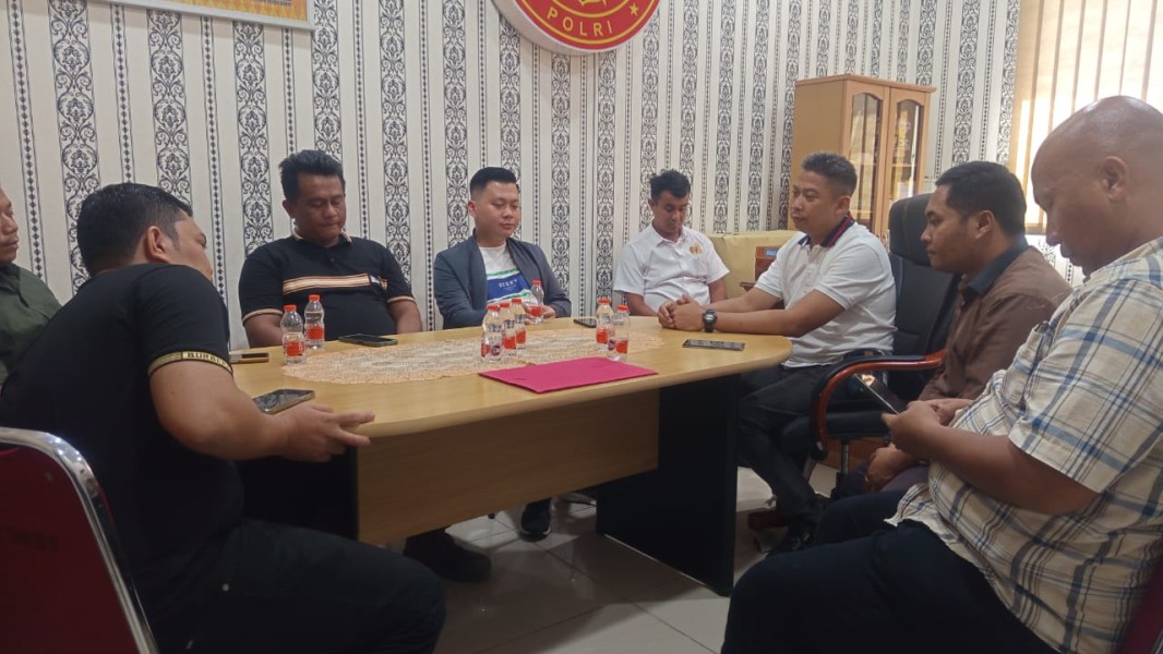 Polres Dumai Terima Audensi Aliansi Pemuda Pemudi Dan Masyarakat Sungai Sembilan dengan Pihak PT. Agro Murni