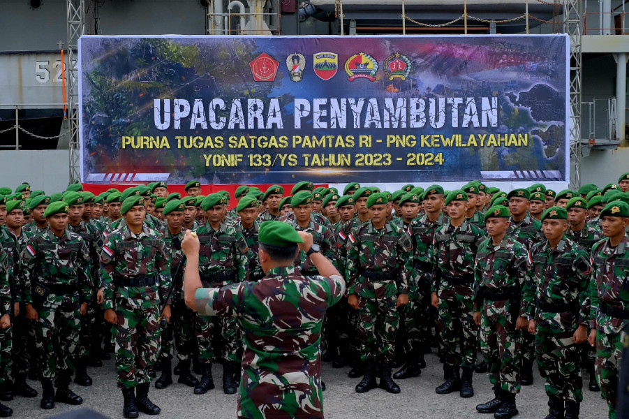 Dandim 0320/Dumai Sambut Satgas Pamtas RI-PNG Dengan Haru dan Kebanggaan di Dermaga C Pelindo