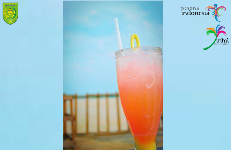 Es Kopyor Tepi Laut Tembilahan Jadi Tujuan Santai Sore Hari