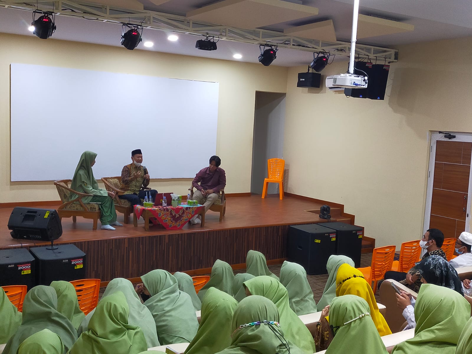 SMA Muhammadiyah  Mengadakan Seminar and Talkshow