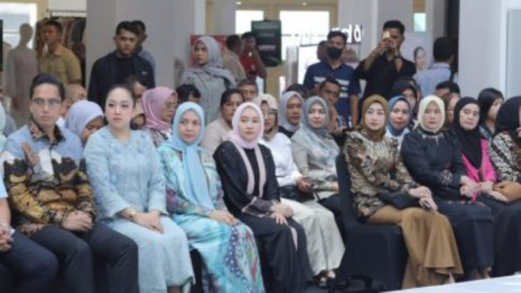 Penutupan MRFW, Ketua TP-PKK Kabupaten Asahan Ikuti Acara Secara Langsung    