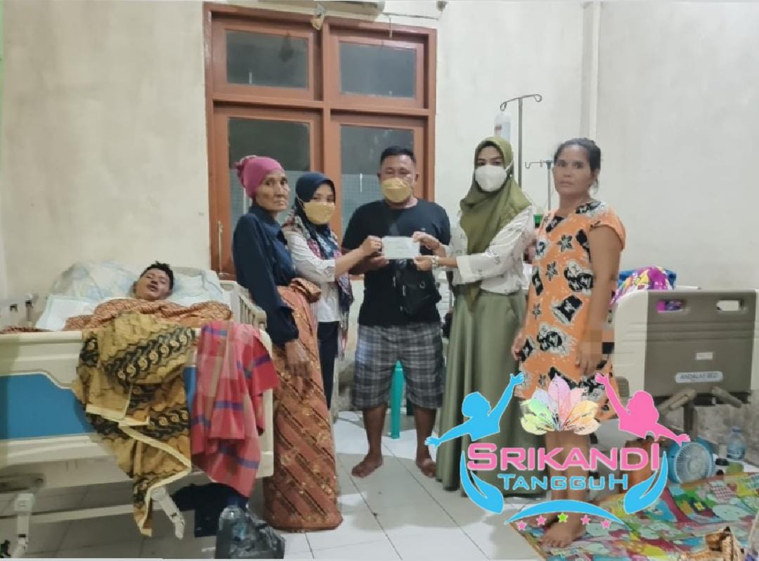 Korban Tragedi Kapal Terbakar di Inhil Dapat Bantuan dari Srikandi Tangguh