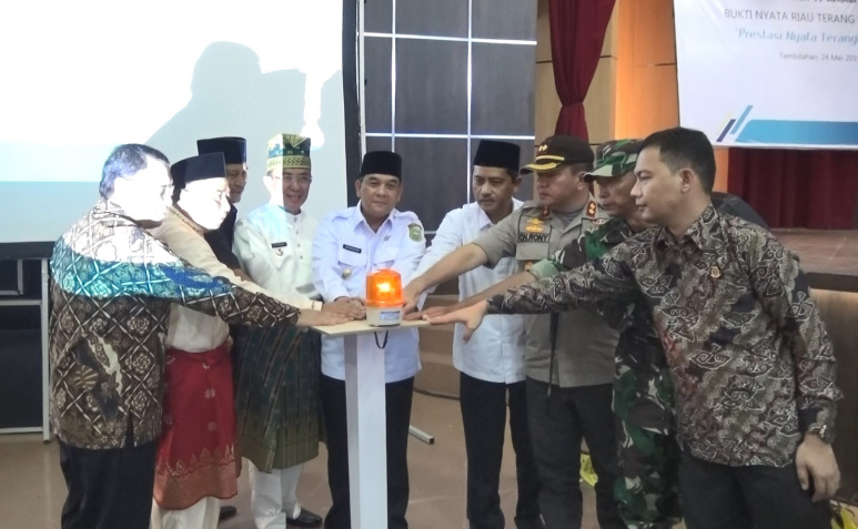 Bupati Harapkan Program Listrik Desa di Inhil Dapat Digesa