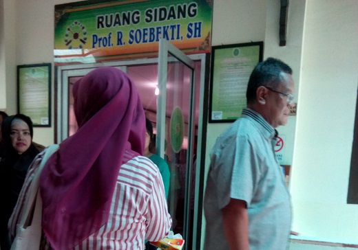 Dua Mantan Pejabat Dispora Riau Diadili