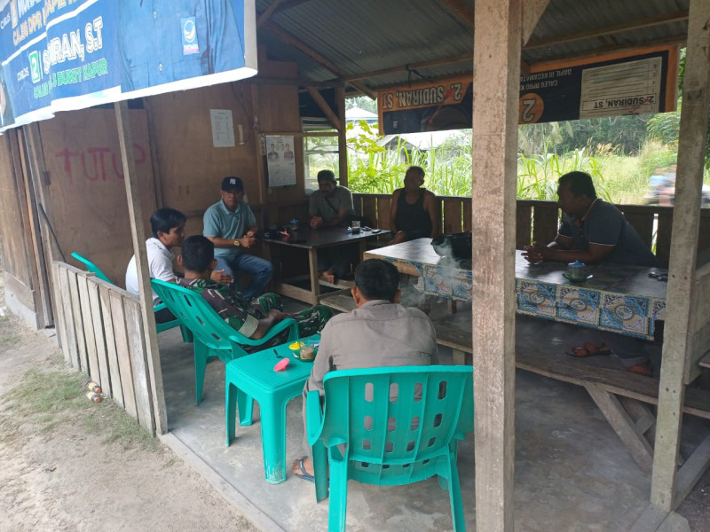 Babinsa Kelurahan Gurun Panjang Laksanakan Komsos untuk Pererat Hubungan dengan Masyarakat