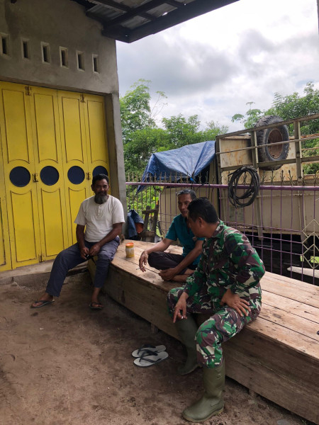 Dalam Pencegahan Karhutla, Serma Novrianto Temui Warga dan Sampaikan Ini