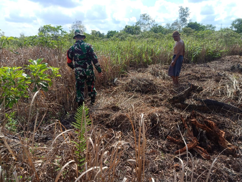 Sertu Boby Rahman Laksanakan Patroli Cegah Karhutla