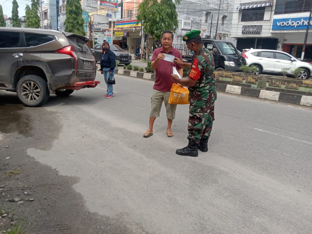 Serka Suandi Bagikan Masker dan Sosialisasikan Pencegahan Covid-19