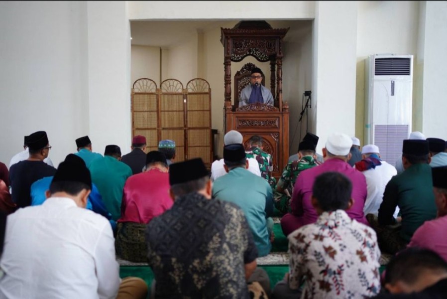 Gelar Salat Jumat Perdana, Pemprov Riau Resmikan Penggunaan Masjid Al Maqari