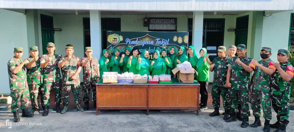 Kepada Pengguna Jalan, Koramil 01 Berikan Takjil