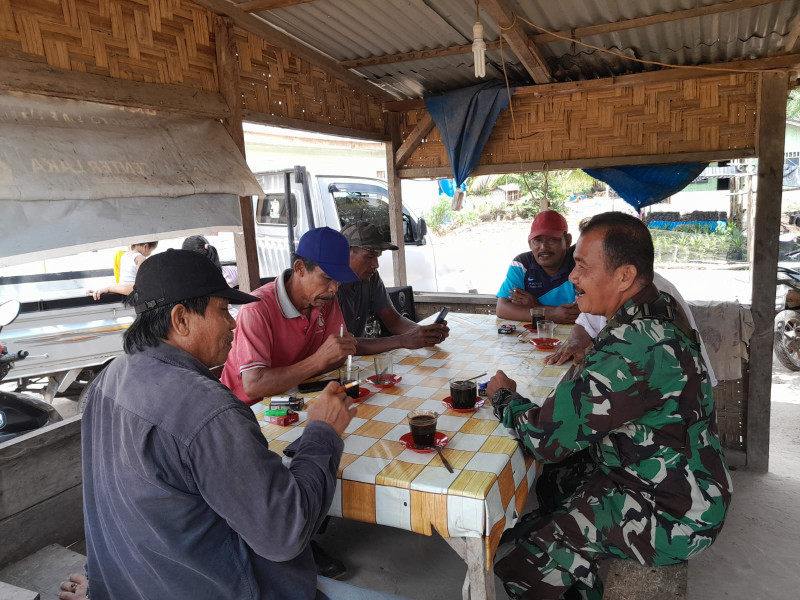 Pelda Tovani, Babinsa Koramil 03 SS Melaksanakan Komsos