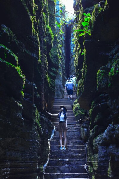 Enshi Suobuya Stone Forest in China Launches Rich Cultural Experiences to Welcome Southeast Asian Tourists