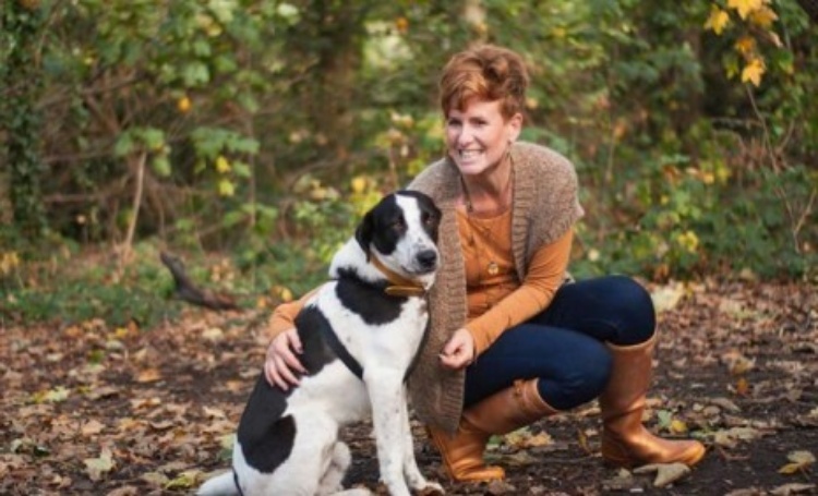 Unik...!!! Wanita Asal Inggris Mengklaim Bisa Komunikasi dengan Hewan