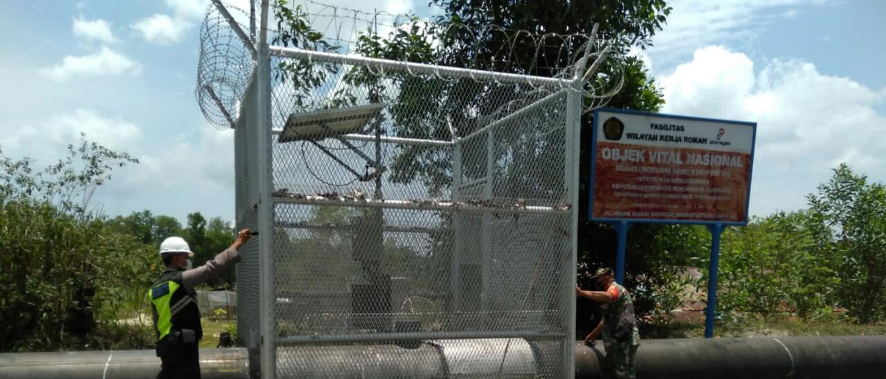 Cek Keamanan Pipa PHR, Serka Fahrizal Purba Melaksanakan Patroli