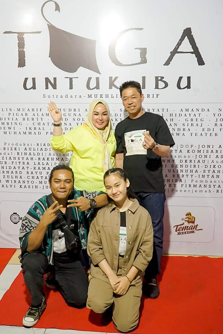 Bupati Rohil Nobar Pemutaran Film ''Toga Untuk Ibu'' Karya Anak Rohil