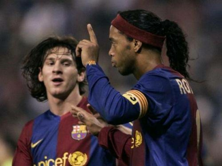 Ronaldinho Ungkap Alasannya Tinggalkan Barcelona Bukan karena Messi