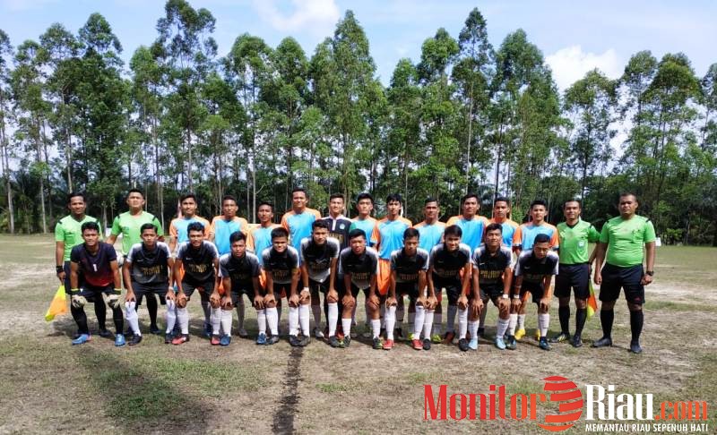 SMAN 1 Mandau Tantang SMAN Olahraga Riau di Semifinal Unilak Cup