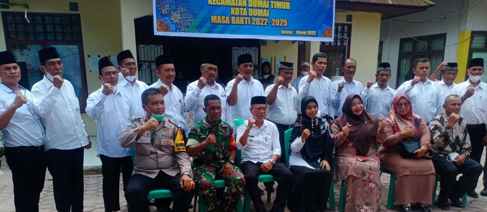 Serma Azman Hadiri Pengukuhan Ketua RT di Kelurahan Bukit Batrem