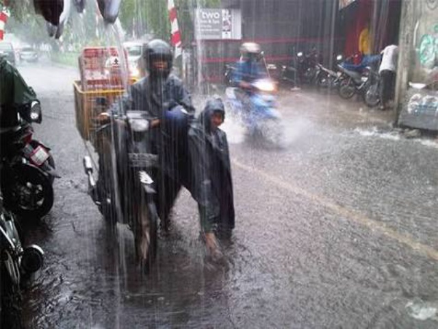 Waspada...!!! Riau Masih Berpotensi Hujan dan Angin Kencang