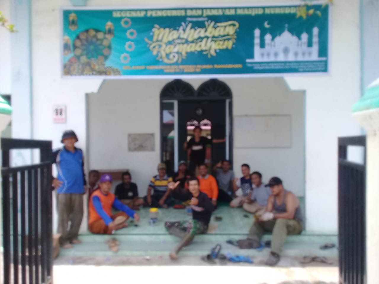 Sambut Ramadhan,Warga RT 05 Tapian Nauli Adakan Gotong Royong