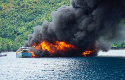 Lagi, KKP Tenggelamkan 10 Kapal Maling Ikan di Laut Natuna Utara