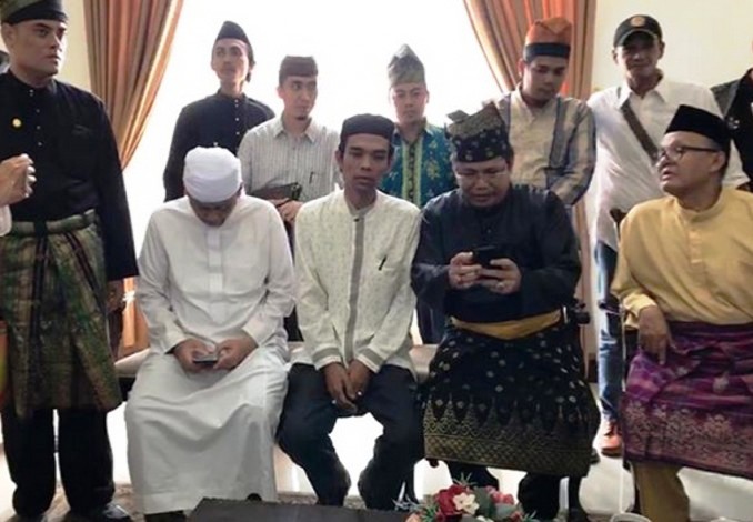 Kepulangan Ustadz Abdul Somad Disambut Tokoh Riau
