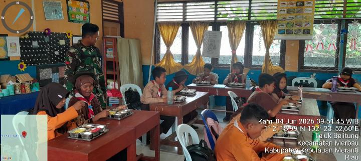 Program Makan Sehat Bergizi Sasar 3.023 Penerima di Kepulauan Meranti, Babinsa Pastikan Distribusi Lancar