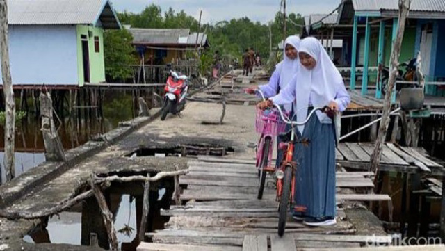 Pemkab Minta Pemprov Riau Bantu Perbaiki 'Jalan Sakaratul Maut' di Inhil