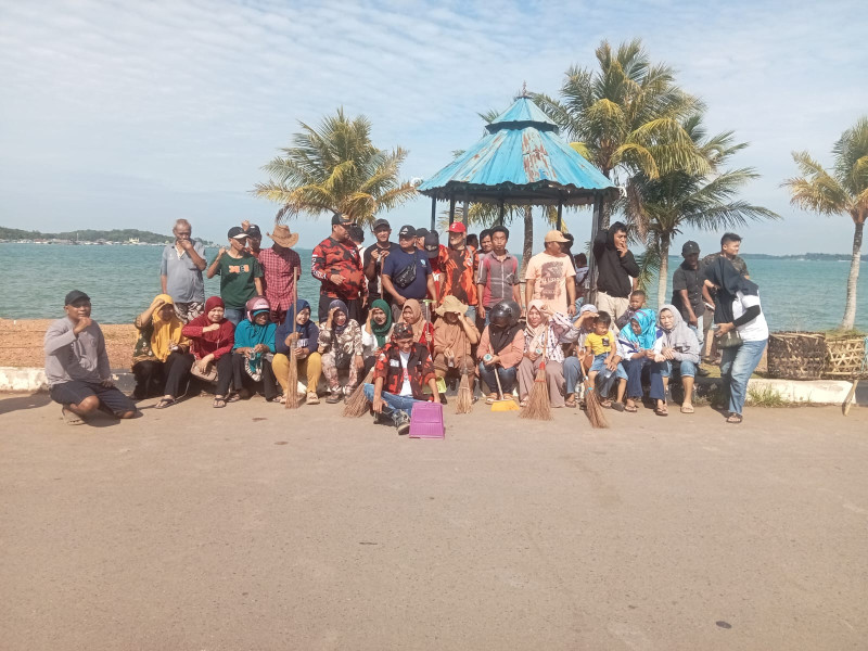 Ratusan Pedagang Goro Bersihkan Kawasan Lingkar Gurindam 12