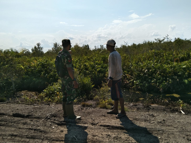 Koptu Erwan Laksanakan Patroli Wilayah Cegah Karhutla
