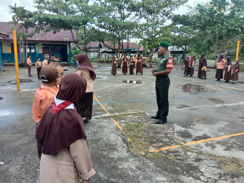 Pratu Rahmad Laksanakan Giat Penanaman Nilai-nilai Pancasila Kepada Pelajar